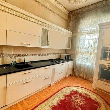 Довготривала оренда! Царський будинок, історичний центр, 4к квартира