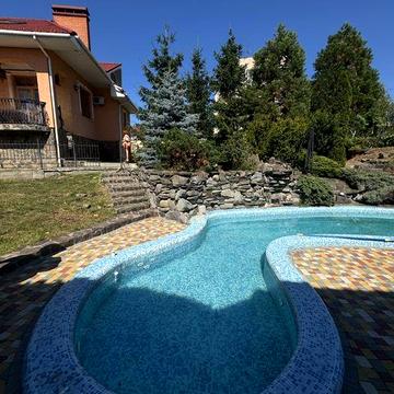 Продаж будинку в ценрті міста 280м2 15ст