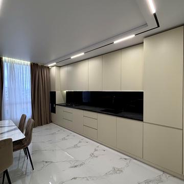 Євгена Коновальця вул., 44