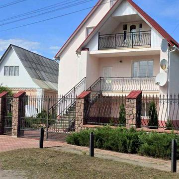 Продаж будинком з краєвидом на річку. с.Синява