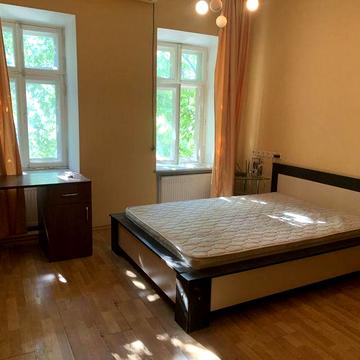 Здам в оренду в історичному центрі 3ьох кімн.квартиру