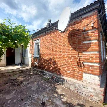Продам будинок м. Зміїв біля річки Сіверський Дінець