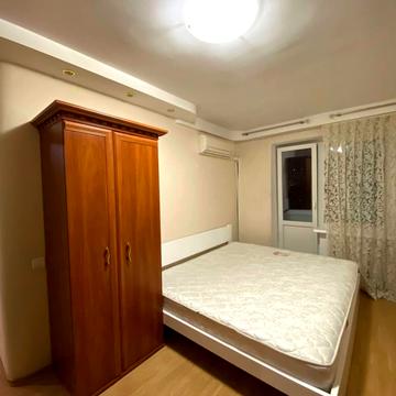 Вячеслава Чорновола просп. (), 47