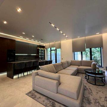 Новый дом с бассейном и дизайнерским ремонтом — ул. Толбухина, Одесса.