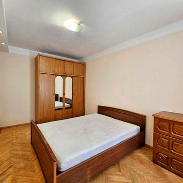 Оренда трикімнатної квартири 65m2 |м|Шулявська