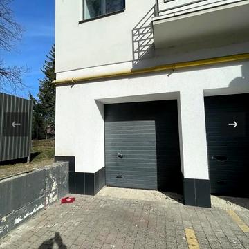 Залізнична вул., 3