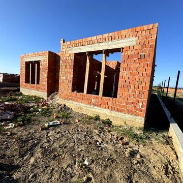Продаж американки на етапі будівництва в Сторожниці
