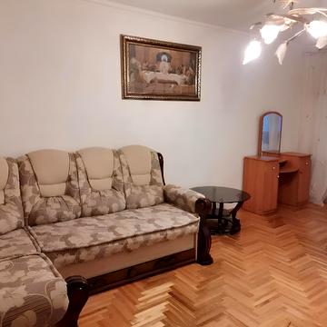 Василя Стуса вул., 21