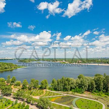 Володимира Івасюка просп. (Героїв Сталінграду), 2-Д