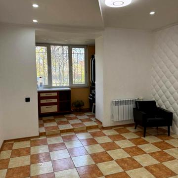 Євгена Чикаленка вул., 44