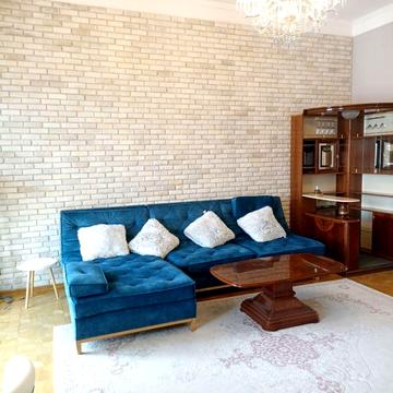 Михайла Коцюбинського вул., 5