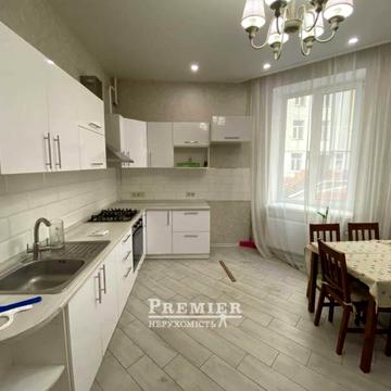 Терміново !!Велика квартира 57м2 за 54000$