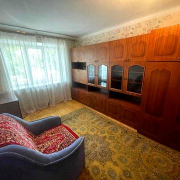 1-кв пр-кт Каденюка 15, метро Дарница та Чениговска, Дарницка пл