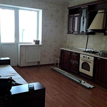 Продається велика 2-х кімнатна квартира в смт.Глеваха