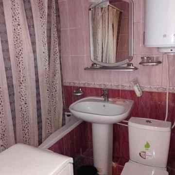 1 ком.кв-ру-Добровольского-5\9 эт.-кирпичный дом-газ-свободна.
