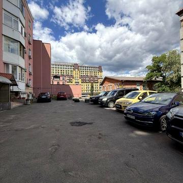 Квартира вул. Костянтинівська,10 контрактова площа