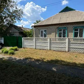 Продаж будинку у центрі с. Піщанка
