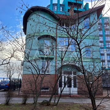 Дніпровський просп., 25