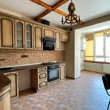 Простора 2 -х кімнатна квартира