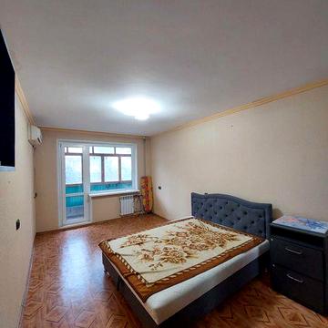 Продам 2х кімнатну Саксаганськи р.  Поверх 2/5