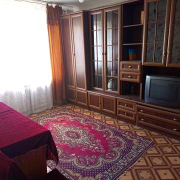 М.Бот.сад.Продам 2ух комн.гостинку
