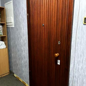 Продам 2 кімнатну квартиру на перехресті вулиць Калинова - Зразкова