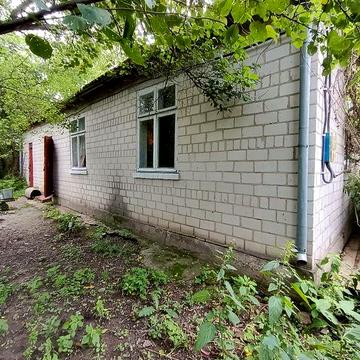 Цегляний будинок в с. Забороль.