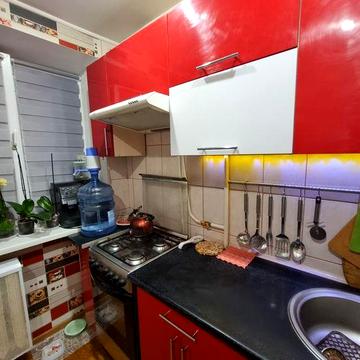 Фурманова, продаж гарної 2-х кімнатної квартири на 2му поверсі, цеглян