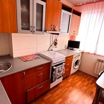 Продам двокімнатну квартиру по Проспекту Миру, 95 квартал.