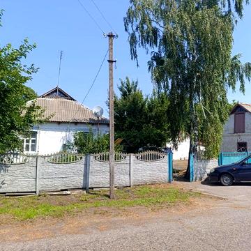 Будинок в селі Любчя