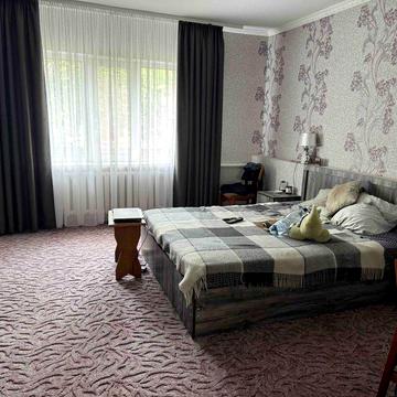 Продам частину будинку по вул. Глибока