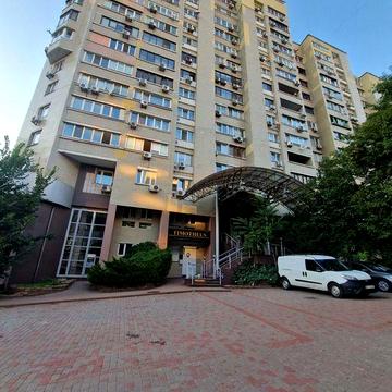 Продам 3-х кімнатну квартиру, Центр, поруч метро