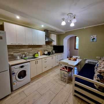 Героїв Крут вул. (Валентини Терешкової), 43