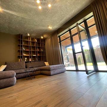 Стильний будинок на Марії Демченко. Лофт.