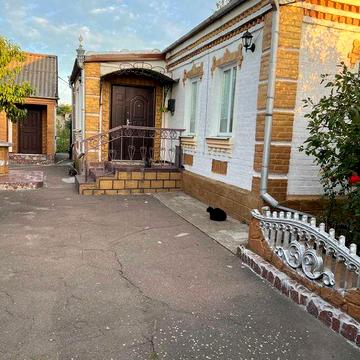Продам будинок  м. Новоукраїнка вул. Тургенєва. 17000$(можливий торг).