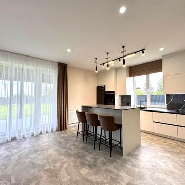 Потічкова, 23