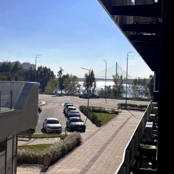 Дніпровська набережна вул., 15-Є