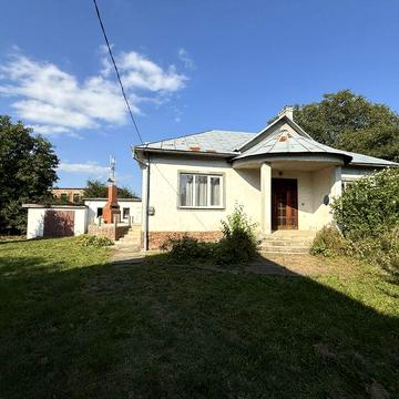 4 кімнатний Будинок 120м2 на Жасмінній ( свій двір )