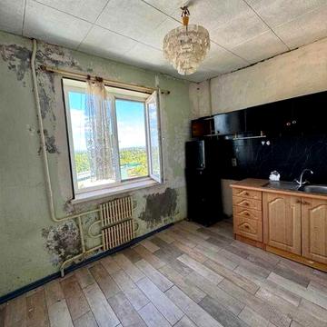 ПРОДАМ однокімнатну квартиру (малосімейка) на 11 мкрн (лівий берег)