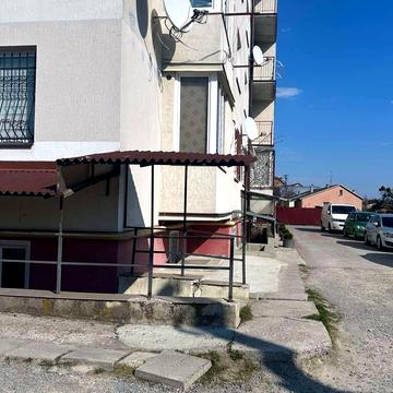 Дорошенка вул., 7