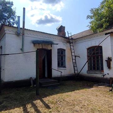 Продається півбудинка в місті Пирятин