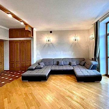 Без%, Круглоуніверситетська 11/19, 2к, 64м2