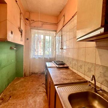 Продам 2 квартиру метро 5 мин .  южд с автономным отопление