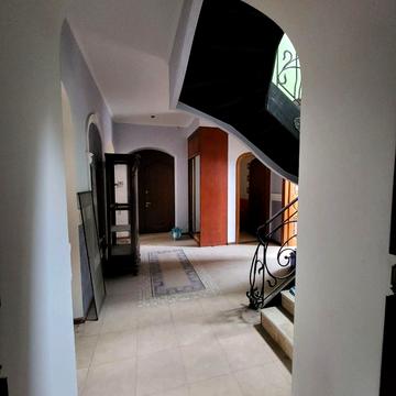 Ясна вул., 8