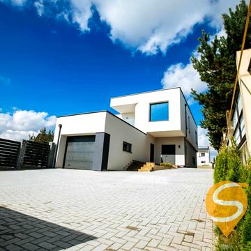 Наварійська вул.