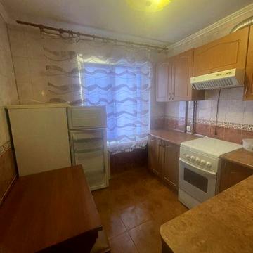 Продам. 1 ком , Половки