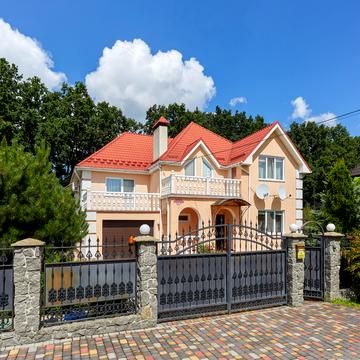 Блакитна, 12