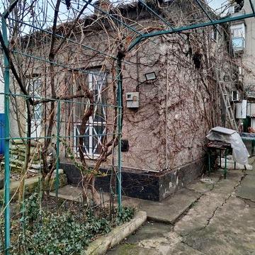 продам часть дома ( свой двор)