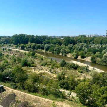 Простора 2кім квартира з видом на річку. Фото з квартири