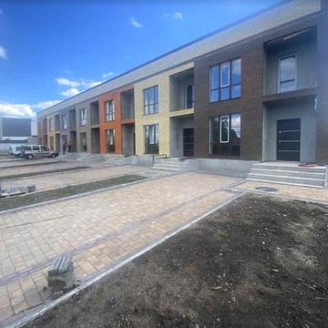 Продаж 2 поверхового таунхауса 117 кв. м, 3 кімнати, на вул. Пирогова